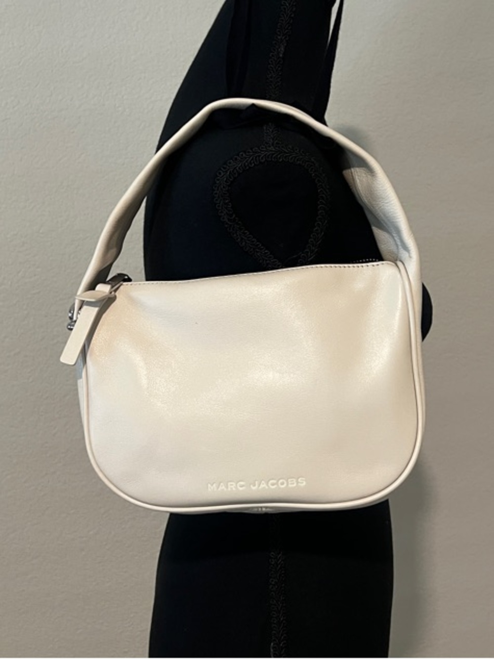 Marc Jacobs Cream Leather Shoulder Bag Small Minimalist Zip Top